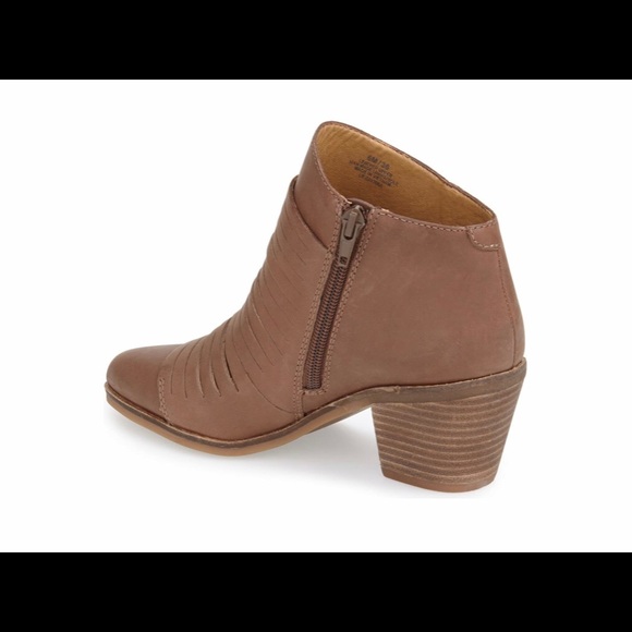 Lucky Brand Zavrina Strappy Bootie - Picture 4 of 4